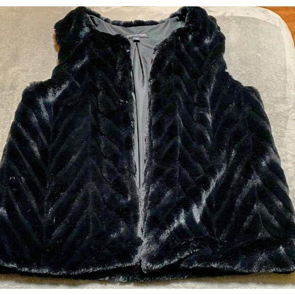 Signature Studio Jackets & Blazers - Signature Studio Super Soft Faux Fur Black Vest Medium NWOT